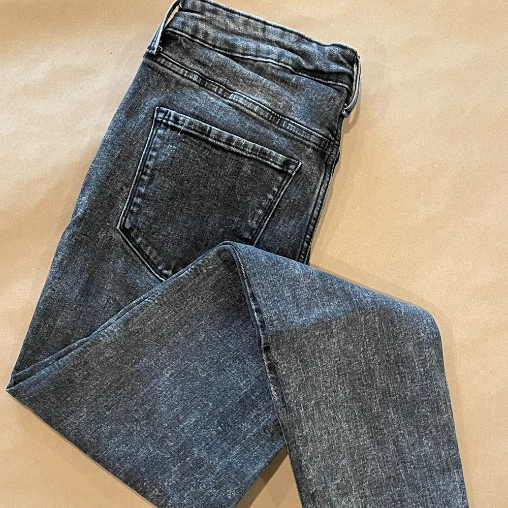 Old Navy Rockstar Button up Jeans size 6